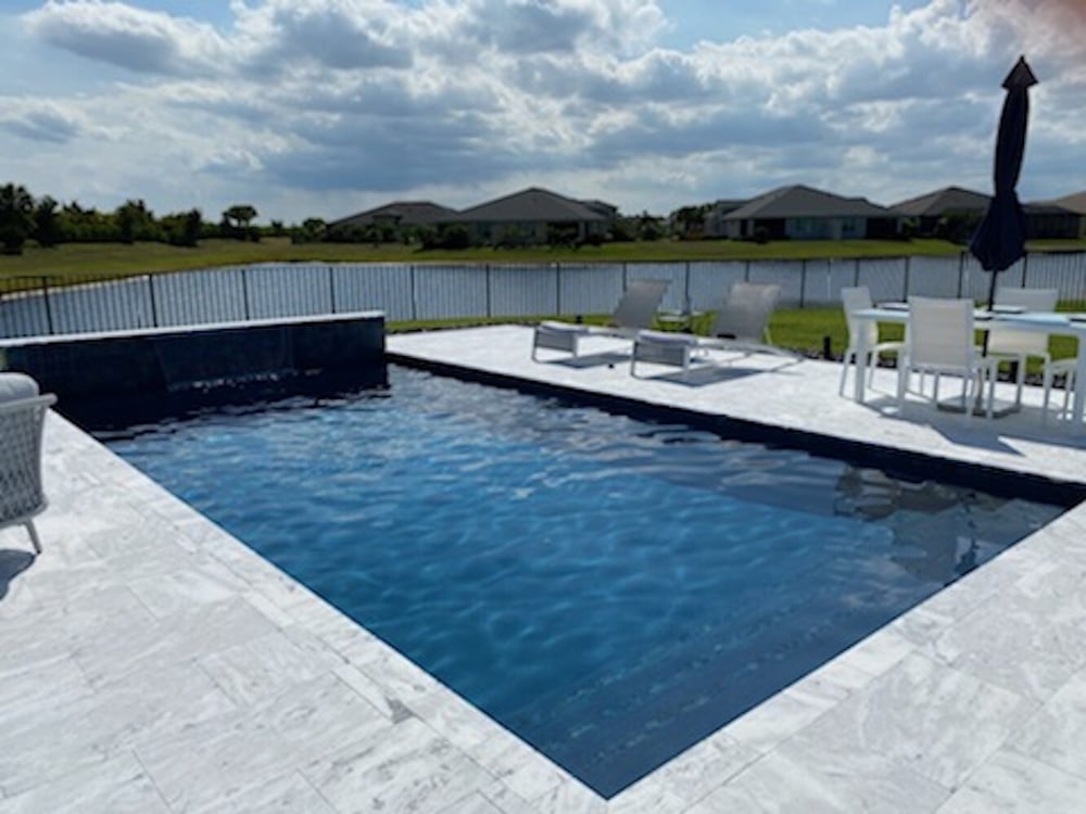 Pool with Capri quartz finish
