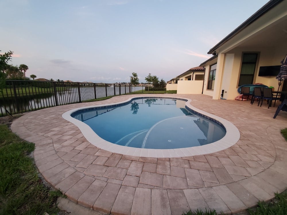 Pool construction - free form shapes