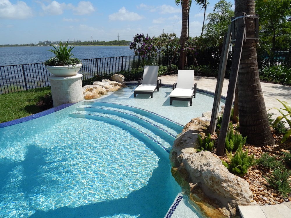 Pool construction - free form shapes