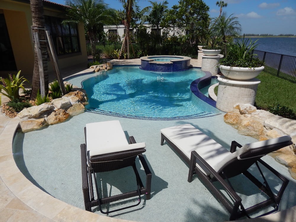 Pool construction - free form shapes