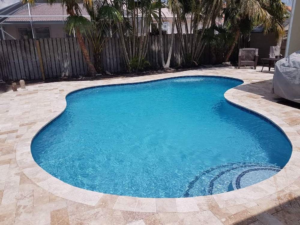 Pool construction - free form shapes