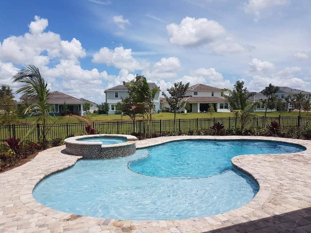 Pool construction - free form shapes