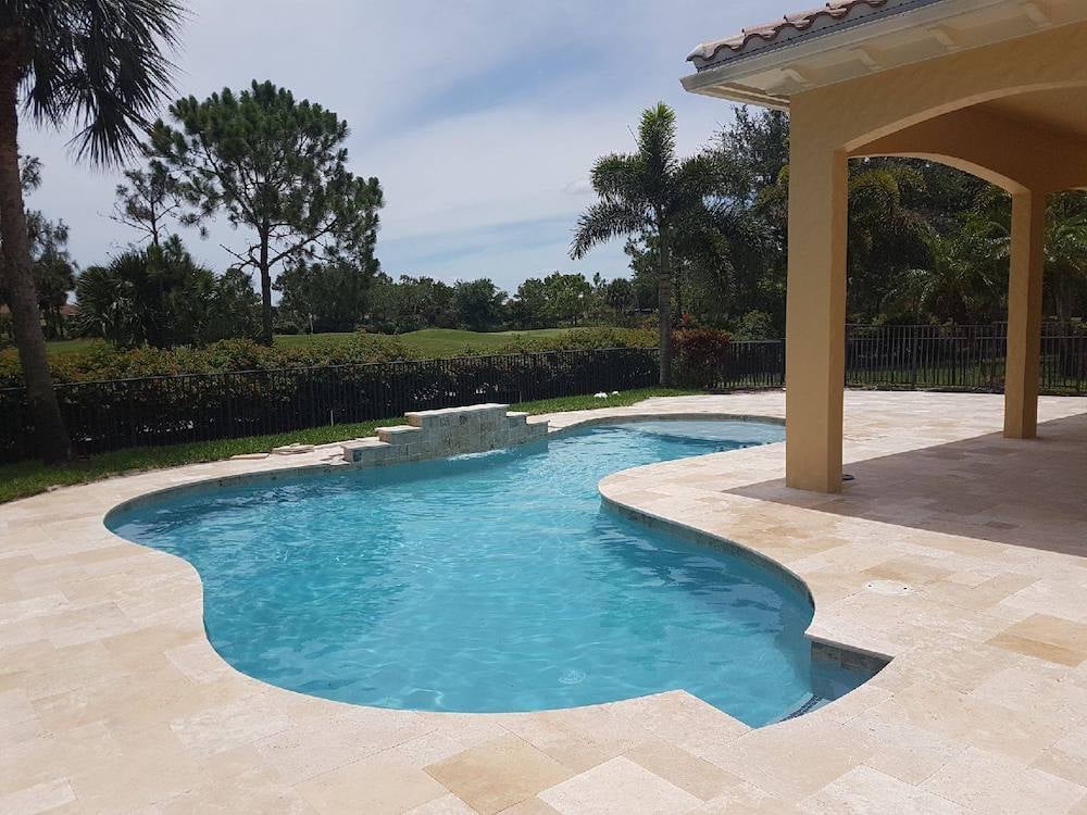 Pool construction - free form shapes