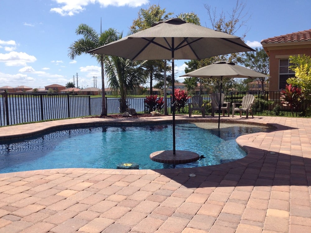 Pool construction - free form shapes