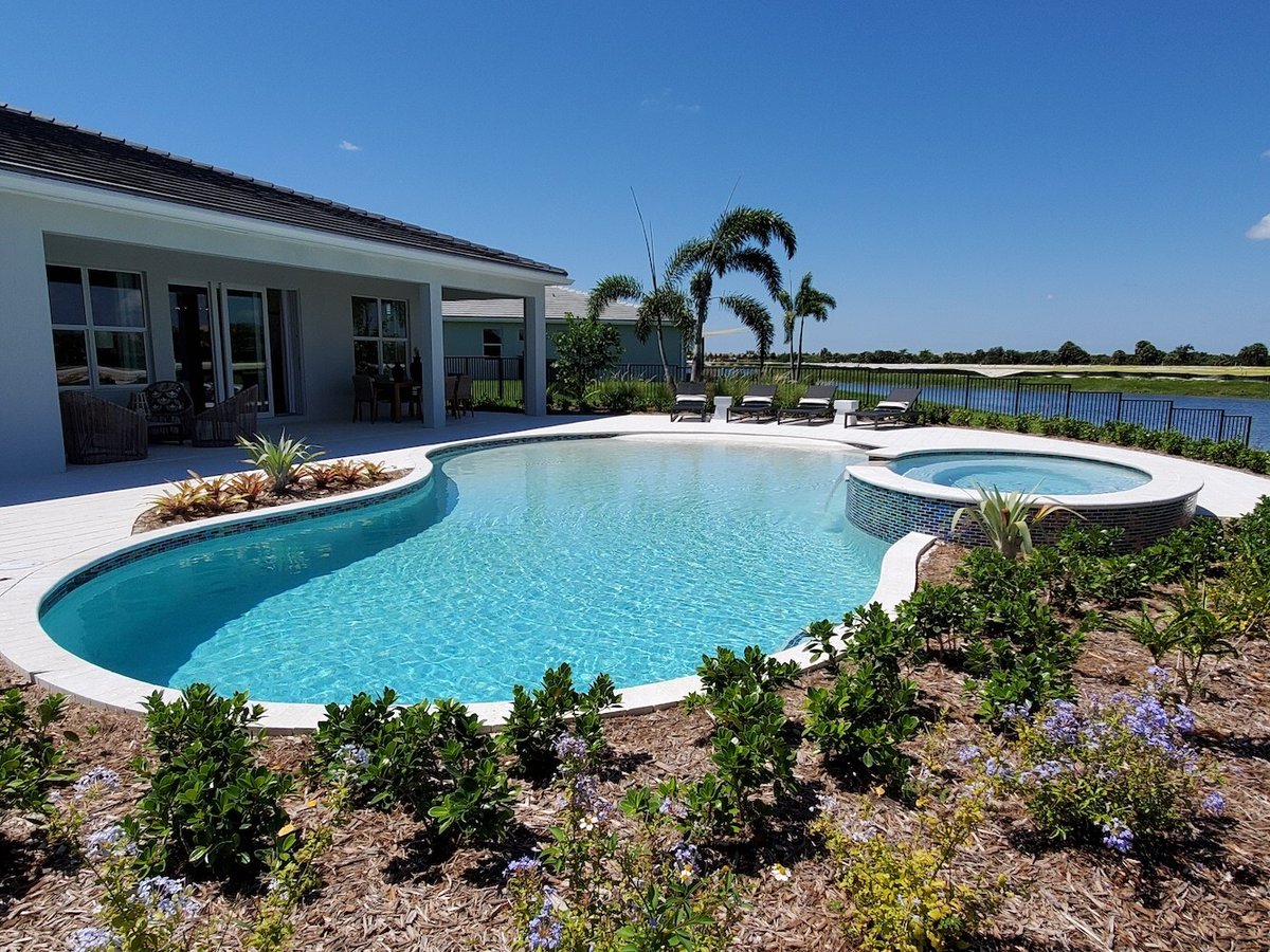 Beach-entry pool at Manderlie, built for Mattamy Homes